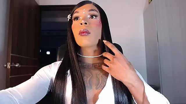 Snapshot of mistressbigcock777 chatting on October 11, 7:31 am mistressbigcock777 online show from October 11, 7:31 am