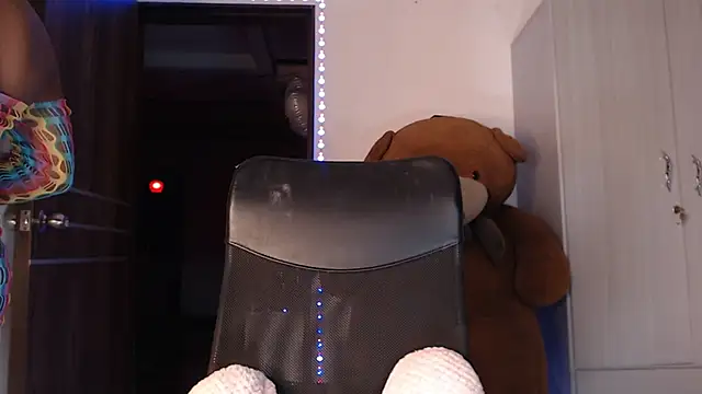 mistressbigcock777 online show from April 5, 2:40 am