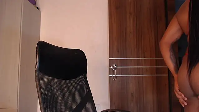 Snapshot of mistressbigcock777 chatting on February 14, 7:19 am mistressbigcock777 online show from February 14, 7:19 am