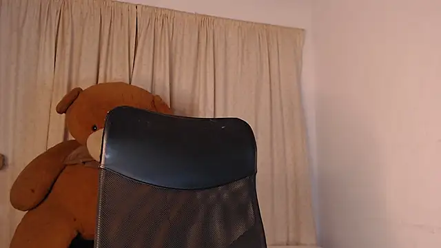 Snapshot of mistressbigcock777 chatting on January 7, 5:12 am mistressbigcock777 online show from January 7, 5:12 am