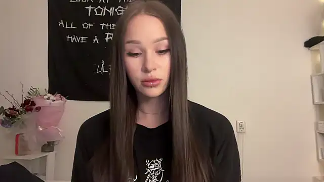 ur molly online show from March 6, 1:06 pm