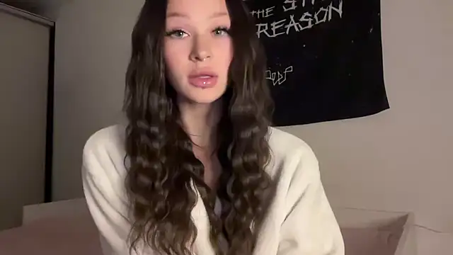 Snapshot of ur_molly chatting on October 1, 9:07 pm ur molly online show from October 1, 9:07 pm