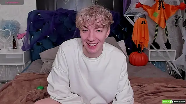 TrevorBenson online show from October 22, 3:17 am