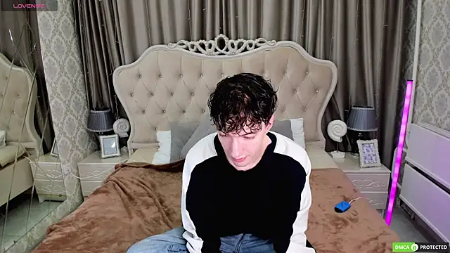 TrevorBenson online show from September 21, 6:13 pm