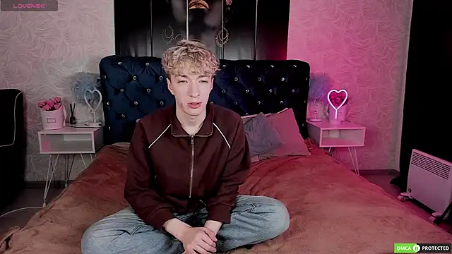 TrevorBenson online show from November 22, 3:27 am