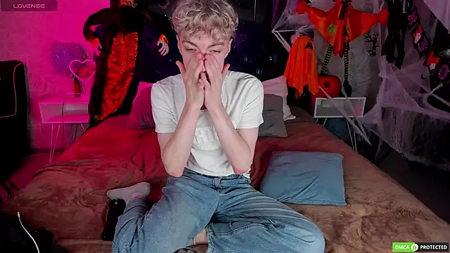 TrevorBenson online show from October 26, 6:08 pm