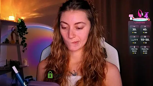 lady curls online show from March 24, 10:32 pm