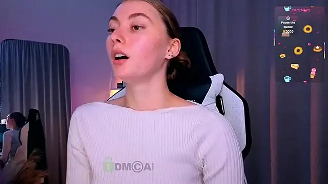 lady curls online show from September 30, 8:37 pm