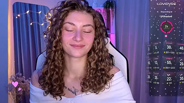 lady curls online show from March 5, 9:15 pm