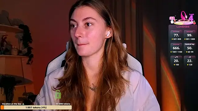 lady curls online show from April 13, 9:08 pm