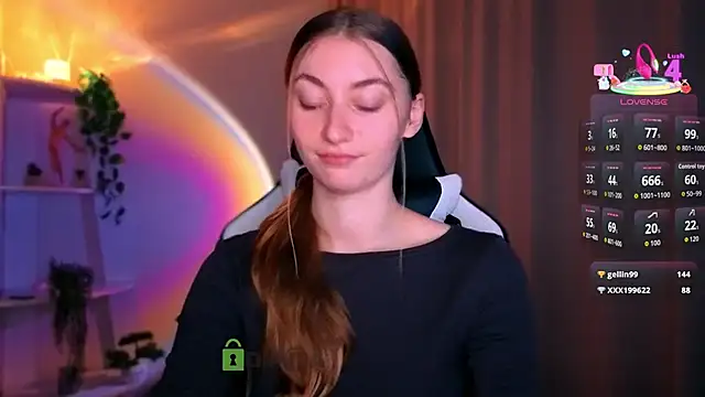 lady curls online show from March 11, 11:21 pm