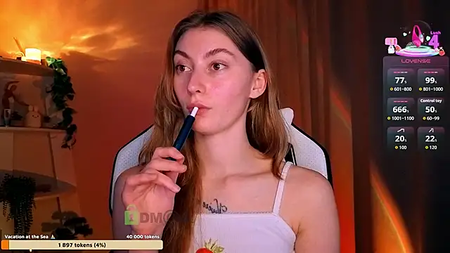 lady curls online show from April 14, 9:53 pm