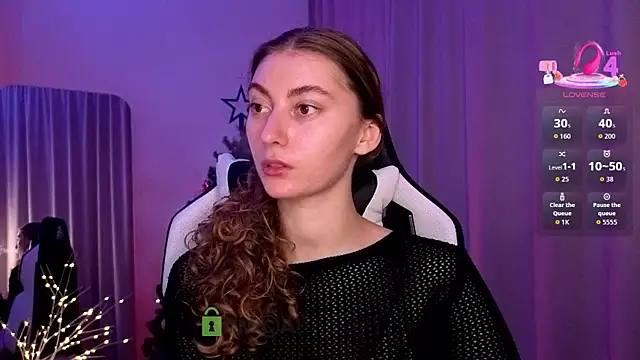 lady curls online show from December 14, 8:58 pm