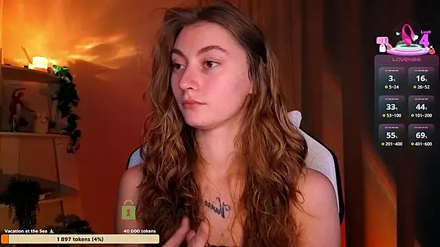 lady curls online show from April 18, 9:48 pm