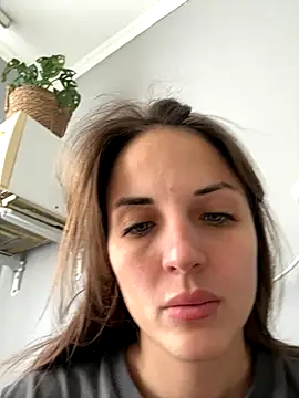 Snapshot of AmiLavs chatting on October 31, 6:43 am AmiLavs online show from October 31, 6:43 am