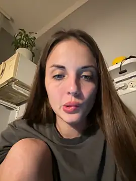 Snapshot of AmiLavs chatting on October 21, 7:35 pm AmiLavs online show from October 21, 7:35 pm