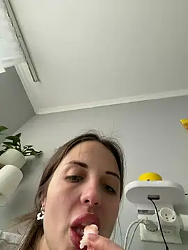 AmiLavs online show from April 18, 10:39 am