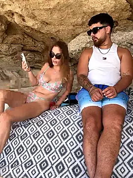 MrAndMrsSavage online show from September 30, 8:09 am