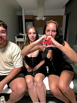 MrAndMrsSavage online show from October 17, 6:10 pm