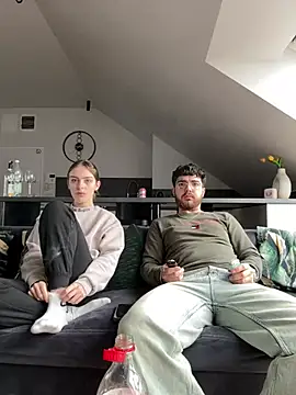 MrAndMrsSavage online show from March 14, 8:42 am