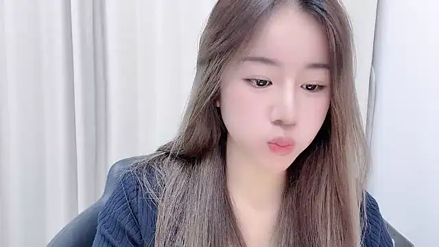 Snapshot of chloe-01 chatting on January 24, 12:41 pm chloe-01 online show from January 24, 12:41 pm