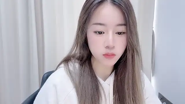 Snapshot of chloe-01 chatting on December 29, 4:48 am chloe-01 online show from December 29, 4:48 am