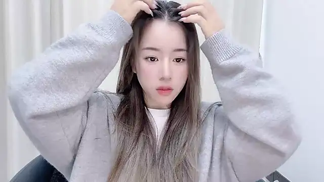 Snapshot of chloe-01 chatting on December 5, 4:48 am chloe-01 online show from December 5, 4:48 am