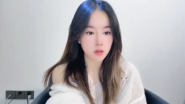 chloe-01 online show from December 22, 12:16 pm