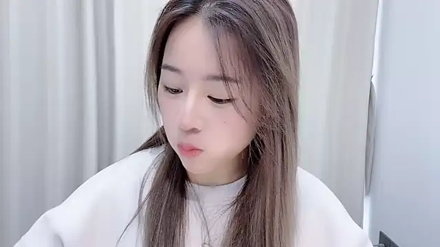 Snapshot of chloe-01 chatting on December 30, 4:42 am chloe-01 online show from December 30, 4:42 am