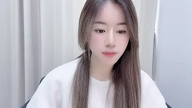 Snapshot of chloe-01 chatting on December 17, 4:23 am chloe-01 online show from December 17, 4:23 am