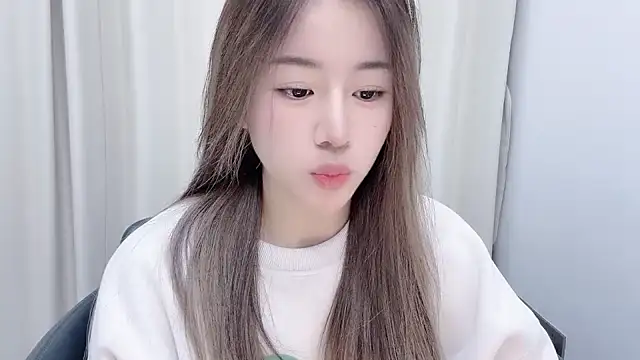 Snapshot of chloe-01 chatting on December 14, 12:22 pm chloe-01 online show from December 14, 12:22 pm