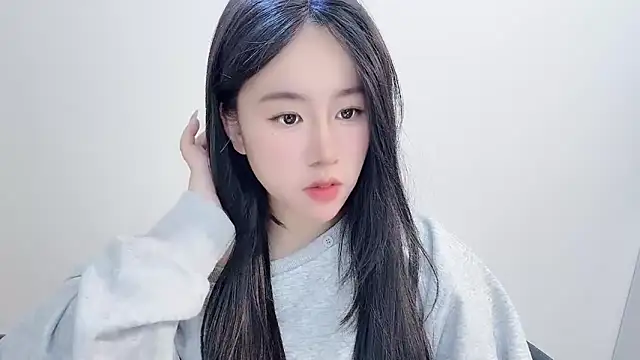 chloe-01 online show from December 17, 12:32 pm