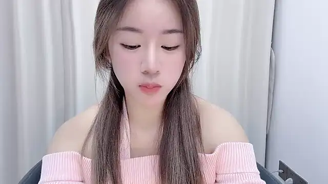 Snapshot of chloe-01 chatting on December 4, 12:08 pm chloe-01 online show from December 4, 12:08 pm