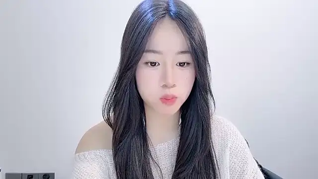 chloe-01 online show from December 18, 4:06 am