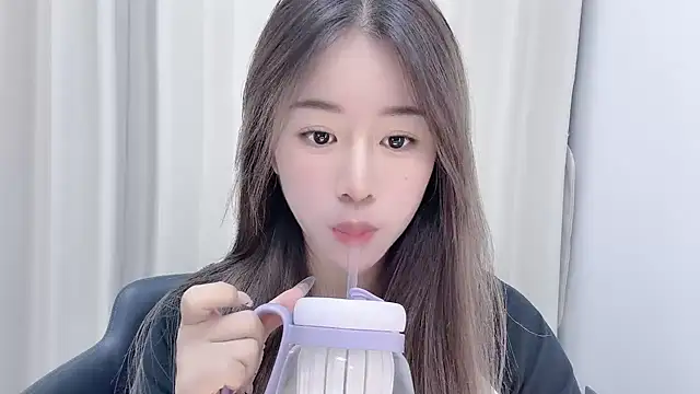 Snapshot of chloe-01 chatting on December 3, 12:13 pm chloe-01 online show from December 3, 12:13 pm