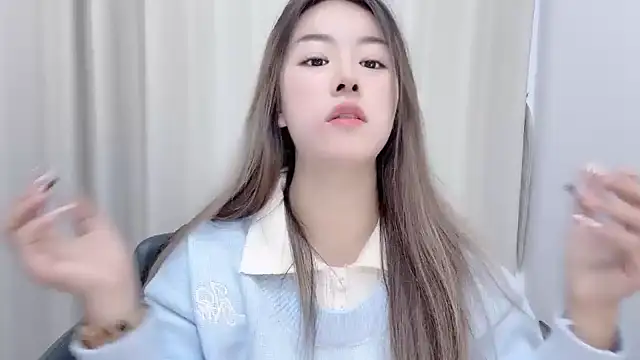 Snapshot of chloe-01 chatting on December 22, 4:17 am chloe-01 online show from December 22, 4:17 am