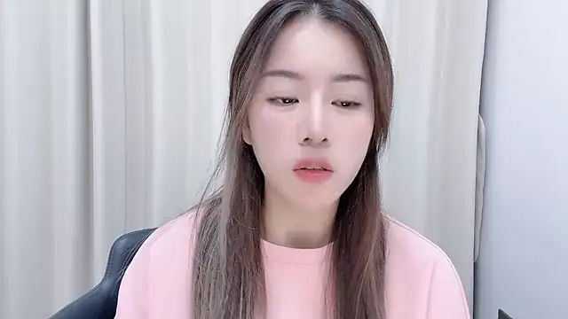 Snapshot of chloe-01 chatting on December 2, 12:13 pm chloe-01 online show from December 2, 12:13 pm