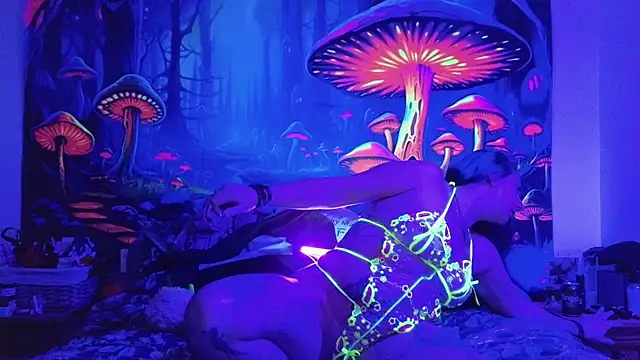 tattoomilf86 online show from February 8, 8:10 pm