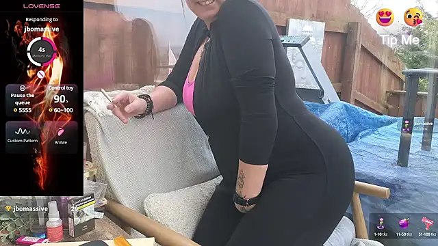 tattoomilf86 online show from March 10, 1:54 pm