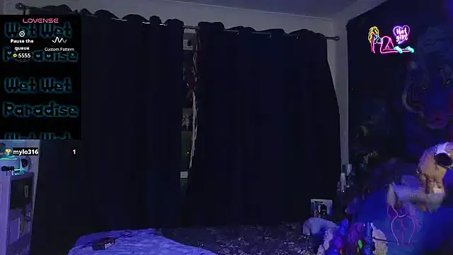 tattoomilf86 online show from February 18, 9:33 pm