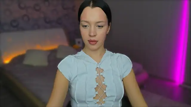 AlannaMiless online show from February 6, 2:11 am