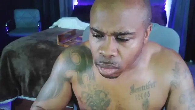 Snapshot of Dcrush17 chatting on December 13, 3:16 am Dcrush17 online show from December 13, 3:16 am