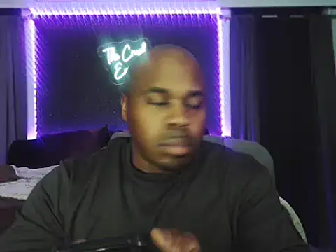 Snapshot of Dcrush17 chatting on December 19, 10:56 am Dcrush17 online show from December 19, 10:56 am