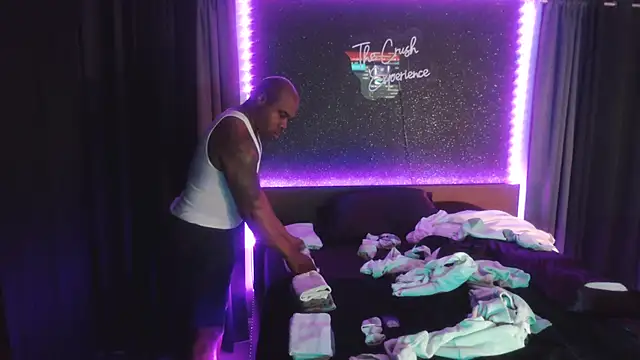 Snapshot of Dcrush17 chatting on March 16, 5:03 am Dcrush17 online show from March 16, 5:03 am