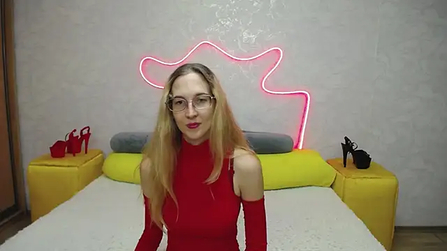 Snapshot of KlaryBrait chatting on October 10, 11:22 am KlaryBrait online show from October 10, 11:22 am