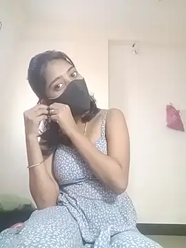 Snapshot of HotKhushi13 chatting on January 5, 6:35 am HotKhushi13 online show from January 5, 6:35 am