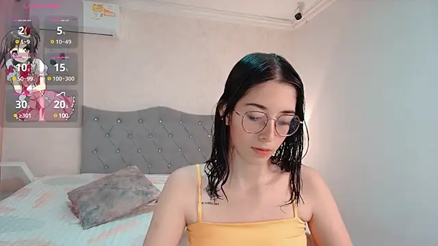 Snapshot of brooklove_doll chatting on February 17, 10:05 pm brooklove doll online show from February 17, 10:05 pm