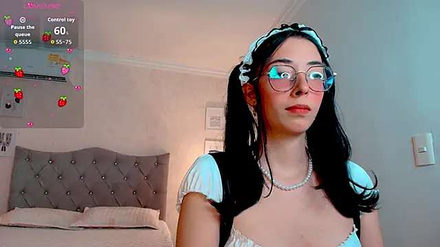 Snapshot of brooklove_doll chatting on September 16, 4:24 am brooklove doll online show from September 16, 4:24 am