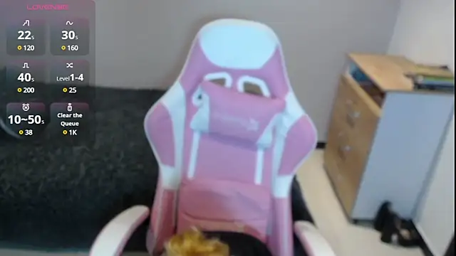 Snapshot of HiScarlett chatting on January 31, 9:37 am HiScarlett online show from January 31, 9:37 am