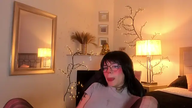 NattashaHotson online show from February 8, 6:22 am